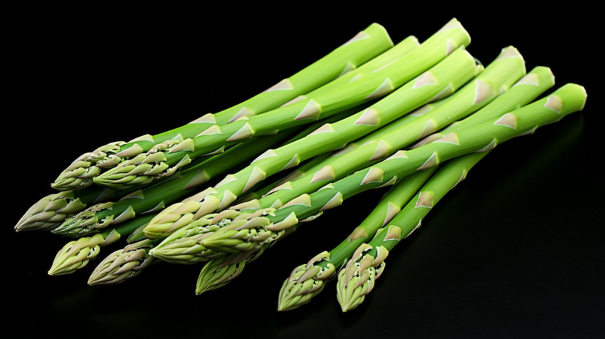 Fresh asparagus spears Fresh asparagus spears, asparagus image